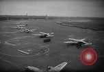 Immagine di C-54 Francoforte Germania Rhein-Main Air Base, 1949, secondo 14 filmato di repertorio 65675032472