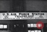 Image Pont Aérien de Berlin Berlin Allemagne, 1949, de la seconde 1 séquences d'archives historiques vidéo 65675032473