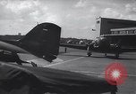 Image Pont Aérien de Berlin Berlin Allemagne, 1949, de la seconde 18 séquences d'archives historiques vidéo 65675032473