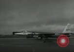 Standbild U-2D nimmt während der Kubakrise Del Rio Texas Laughlin Air Force Base USA, 1962, aus Sekunde 54 historischem Filmmaterial Videoclip 65675032487