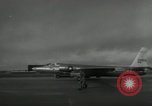 Standbild U-2D nimmt während der Kubakrise Del Rio Texas Laughlin Air Force Base USA, 1962, aus Sekunde 55 historischem Filmmaterial Videoclip 65675032487