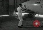 Standbild Techniker Orlando Florida McCoy Air Force Base USA, 1962, aus Sekunde 16 historischem Filmmaterial Videoclip 65675032489