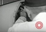 Standbild Techniker Orlando Florida McCoy Air Force Base USA, 1962, aus Sekunde 34 historischem Filmmaterial Videoclip 65675032489