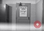Standbild film Dosen Omaha Nebraska Offutt Air Force Base USA, 1962, aus Sekunde 15 historischem Filmmaterial Videoclip 65675032496