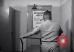 Standbild film Dosen Omaha Nebraska Offutt Air Force Base USA, 1962, aus Sekunde 18 historischem Filmmaterial Videoclip 65675032496