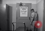Standbild film Dosen Omaha Nebraska Offutt Air Force Base USA, 1962, aus Sekunde 21 historischem Filmmaterial Videoclip 65675032496