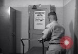 Standbild film Dosen Omaha Nebraska Offutt Air Force Base USA, 1962, aus Sekunde 23 historischem Filmmaterial Videoclip 65675032496