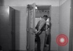 Standbild film Dosen Omaha Nebraska Offutt Air Force Base USA, 1962, aus Sekunde 29 historischem Filmmaterial Videoclip 65675032496