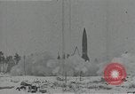 Standbild A-4 Rakete Peenemunde Rocket Center Ostvorpommern Deutschland, 1942, aus Sekunde 6 historischem Filmmaterial Videoclip 65675032500