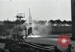 Standbild A-4 Rakete Peenemunde Rocket Center Ostvorpommern Deutschland, 1942, aus Sekunde 4 historischem Filmmaterial Videoclip 65675032506