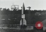 Standbild perfekt A-4 Rakete starten Peenemunde Rocket Center Ostvorpommern Deutschland, 1942, aus Sekunde 1 historischem Filmmaterial Videoclip 65675032507