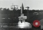Standbild perfekt A-4 Rakete starten Peenemunde Rocket Center Ostvorpommern Deutschland, 1942, aus Sekunde 6 historischem Filmmaterial Videoclip 65675032507
