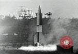 Standbild perfekt A-4 Rakete starten Peenemunde Rocket Center Ostvorpommern Deutschland, 1942, aus Sekunde 10 historischem Filmmaterial Videoclip 65675032507