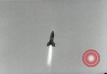 Standbild perfekt A-4 Rakete starten Peenemunde Rocket Center Ostvorpommern Deutschland, 1942, aus Sekunde 16 historischem Filmmaterial Videoclip 65675032507