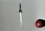 Standbild Raketenstart in Zeitlupe A-4 oder V-2 Peenemunde Rocket Center Ostvorpommern Deutschland, 1942, aus Sekunde 56 historischem Filmmaterial Videoclip 65675032508