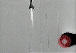 Standbild Raketenstart in Zeitlupe A-4 oder V-2 Peenemunde Rocket Center Ostvorpommern Deutschland, 1942, aus Sekunde 59 historischem Filmmaterial Videoclip 65675032508