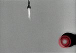 Standbild Raketenstart in Zeitlupe A-4 oder V-2 Peenemunde Rocket Center Ostvorpommern Deutschland, 1942, aus Sekunde 62 historischem Filmmaterial Videoclip 65675032508