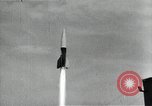 Standbild A4-Rakete (V-2 Rakete) Peenemunde Deutschland, 1942, aus Sekunde 9 historischem Filmmaterial Videoclip 65675032513