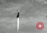 Standbild A4-Rakete (V-2 Rakete) Peenemunde Deutschland, 1942, aus Sekunde 10 historischem Filmmaterial Videoclip 65675032513