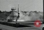 Standbild A-4 Rakete Peenemunde Rocket Center Ostvorpommern Deutschland, 1942, aus Sekunde 5 historischem Filmmaterial Videoclip 65675032516