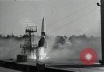 Standbild A-4 Rakete Peenemunde Rocket Center Ostvorpommern Deutschland, 1942, aus Sekunde 6 historischem Filmmaterial Videoclip 65675032516