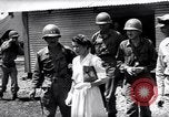 Standbild General Douglas Mac Arthur Besuche befreit Insel Mindoro Mindoro (Philippinen), 1945, aus Sekunde 23 historischem Filmmaterial Videoclip 65675032529