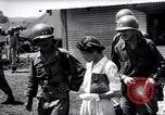 Standbild General Douglas Mac Arthur Besuche befreit Insel Mindoro Mindoro (Philippinen), 1945, aus Sekunde 26 historischem Filmmaterial Videoclip 65675032529