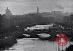 Standbild Leute und Lebensstil von Dublin Irland Irland, 1946, aus Sekunde 1 historischem Filmmaterial Videoclip 65675032533
