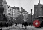 Standbild Leute und Lebensstil von Dublin Irland Irland, 1946, aus Sekunde 7 historischem Filmmaterial Videoclip 65675032533