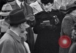 Standbild Leute und Lebensstil von Dublin Irland Irland, 1946, aus Sekunde 28 historischem Filmmaterial Videoclip 65675032533