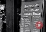 Standbild Leute und Lebensstil von Dublin Irland Irland, 1946, aus Sekunde 51 historischem Filmmaterial Videoclip 65675032533