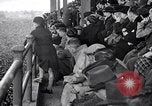 Standbild Leute und Lebensstil von Dublin Irland Irland, 1946, aus Sekunde 57 historischem Filmmaterial Videoclip 65675032533