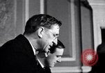 Standbild Eamon de Valera und unabhängigen Eire Shannon Irland, 1946, aus Sekunde 15 historischem Filmmaterial Videoclip 65675032534