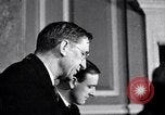 Standbild Eamon de Valera und unabhängigen Eire Shannon Irland, 1946, aus Sekunde 16 historischem Filmmaterial Videoclip 65675032534