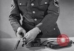 Immagine di Ricevitore-trasmettitore United States USA, 1943, secondo 3 filmato di repertorio 65675032557
