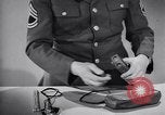 Immagine di Ricevitore-trasmettitore United States USA, 1943, secondo 11 filmato di repertorio 65675032557