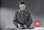 Immagine di Ricevitore-trasmettitore United States USA, 1943, secondo 30 filmato di repertorio 65675032557