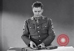 Immagine di Ricevitore-trasmettitore United States USA, 1943, secondo 31 filmato di repertorio 65675032557