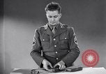 Immagine di Ricevitore-trasmettitore United States USA, 1943, secondo 32 filmato di repertorio 65675032557