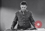 Immagine di Ricevitore-trasmettitore United States USA, 1943, secondo 34 filmato di repertorio 65675032557