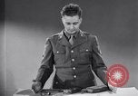 Immagine di Ricevitore-trasmettitore United States USA, 1943, secondo 35 filmato di repertorio 65675032557