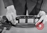 Immagine di Ricevitore-trasmettitore United States USA, 1943, secondo 50 filmato di repertorio 65675032557