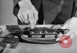 Immagine di Ricevitore-trasmettitore United States USA, 1943, secondo 59 filmato di repertorio 65675032557