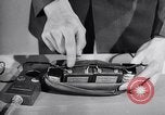 Immagine di Ricevitore-trasmettitore United States USA, 1943, secondo 60 filmato di repertorio 65675032557