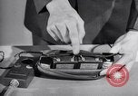 Immagine di Ricevitore-trasmettitore United States USA, 1943, secondo 61 filmato di repertorio 65675032557