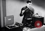 Immagine di Sistema di comunicazione United States USA, 1943, secondo 10 filmato di repertorio 65675032558