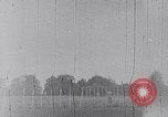 Standbild ein Mann lofted in der Luft von einem Flugzeug Thomasville Georgia United States USA, 1935, aus Sekunde 6 historischem Filmmaterial Videoclip 65675032574