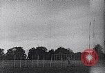 Standbild ein Mann lofted in der Luft von einem Flugzeug Thomasville Georgia United States USA, 1935, aus Sekunde 31 historischem Filmmaterial Videoclip 65675032574