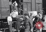 Standbild vertriebene Russen Grimma Deutschland, 1945, aus Sekunde 4 historischem Filmmaterial Videoclip 65675032575
