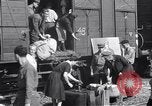 Standbild vertriebene Russen Grimma Deutschland, 1945, aus Sekunde 5 historischem Filmmaterial Videoclip 65675032575
